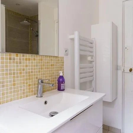 Quaint & Cosy 1bd Apartmentporte De Clichy Παρίσι